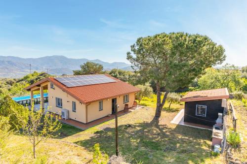 Solicchiata Villa | Relax at Tuccios Villa: Family-Friendly with Pool Access