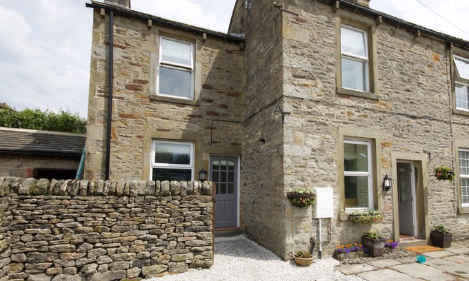 Grassington Cottage | Cozy Tucked Away Cottage in Central Grassington with Parking