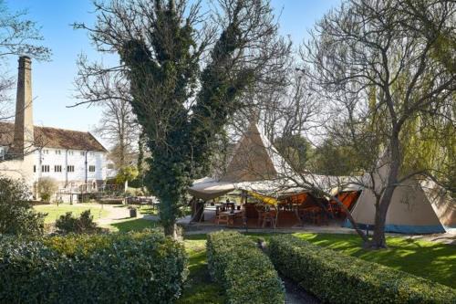 Tuddenham Hotel | Premium Stay at Tuddenham Mill Hotel - 5-Star Comfort Awaits
