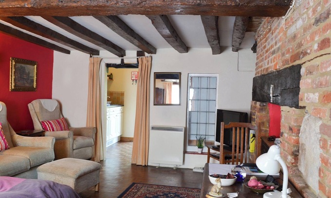 Romsey Cottage | Exceptional Accommodation in Romsey with Breakfast Included