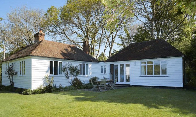 Wittersham House | Pet-Friendly Retreat at Tufton Croft for Your Getaway