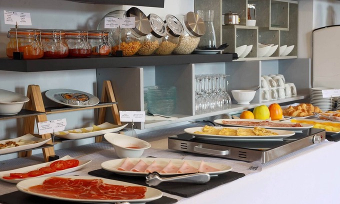 Setenil de las Bodegas Hotel | Discover El Almendral: Family-Friendly Retreat with Pool