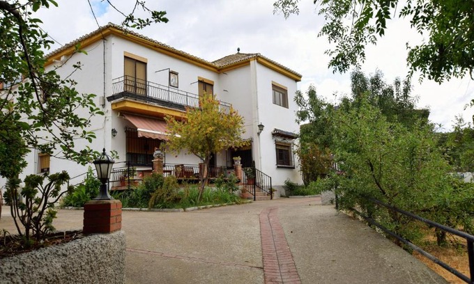 Ugijar House | Pet-Friendly Retreat at tuGuest Hortichuela House