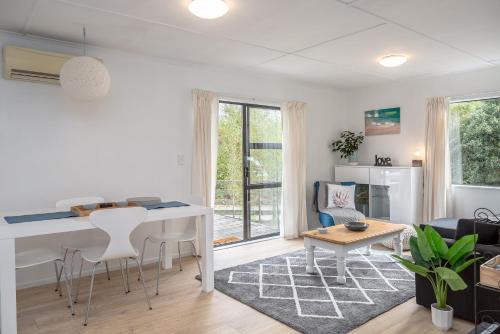 Martinborough House | Discover Tui Cottage: Pet-Friendly Stay with Top Reviews