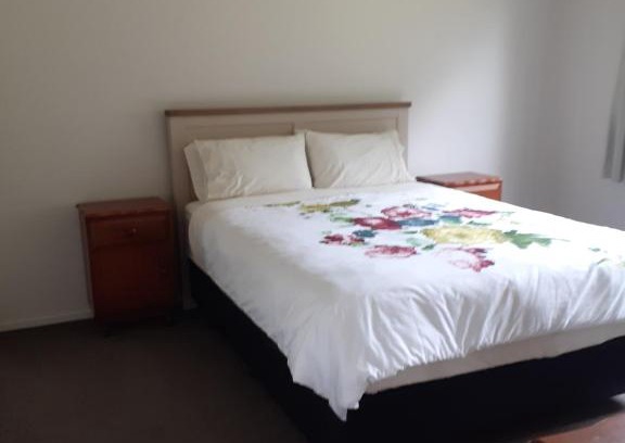 Kakahu House | Pet-Friendly Retreat at Tui Haven - Guest Rated 8/10