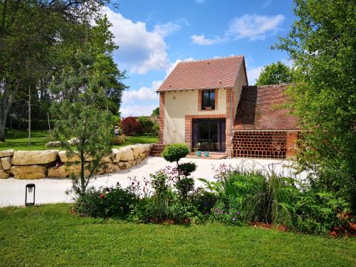Ouzouer-sur-Trezee Apartment | Idyllic TUILERIE DE LA COTE 4* with Oceanfront Bliss