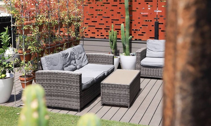 Northcote House | Discover Tuis Nest: Pet-Friendly Retreat with Ocean Views