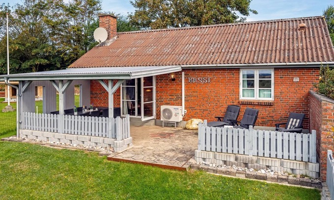 Struer Municipality House | Beachfront Bliss at "Tuki" – Steps from the Inlet