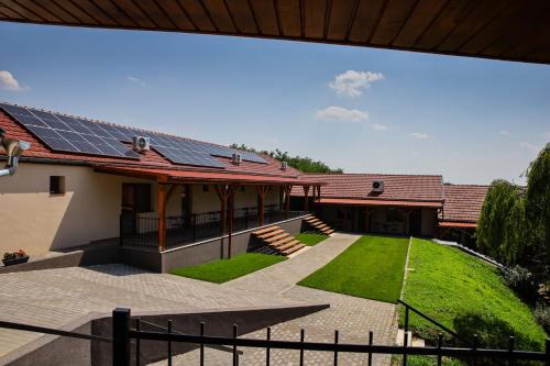 Szabolcsveresmart Bed & Breakfast | Discover Family-Friendly Comfort at Tulip Garden Panzió