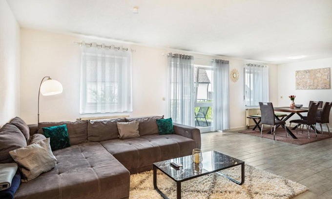 Meckenbeuren Apartment | Family-Friendly Stay at Tulips Apartment - Guest Rated 9.2