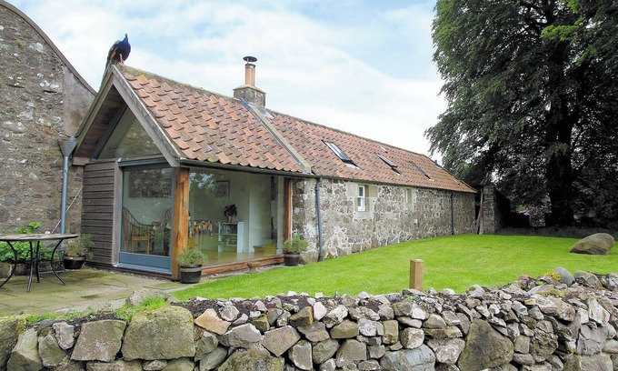 Kinross Cottage | Top-Rated 1 Bedroom Accommodation in Crook of Devon