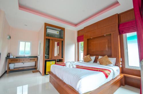 Ko Lanta Resort | Relax at Tum Mai Kaew Lanta Resort with Ocean Views