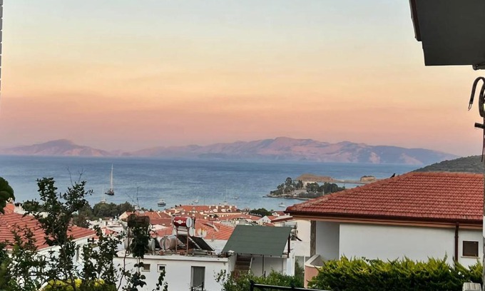 Datca City Center Apartment | Oceanfront Bliss at Tuna Tatil Evleri - Family-Friendly Stay