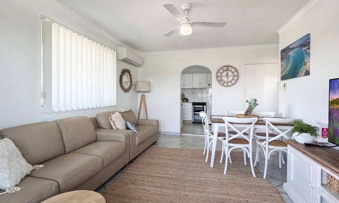 Tuncurry Apartment | Delightful Tuncurry Treasure: Family-Friendly Getaway