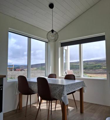 Oxnadalur Valley House | Guest Rated 10/10: Family-Friendly Tungukot sumarhús