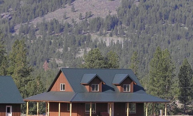 Okanogan County House | Explore Tunk Valley Ranch House: Family & Pet Friendly Stay