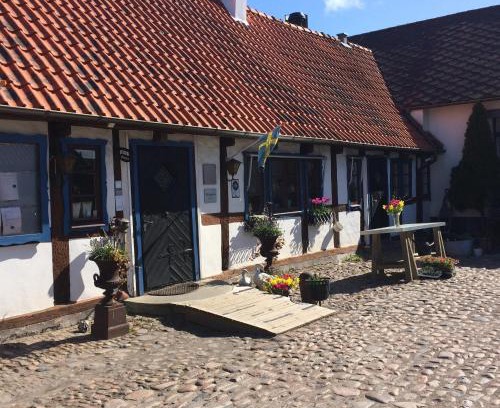 Jonstorp Hotel | Discover Tunneberga Gästgifvaregård with Oceanfront Views