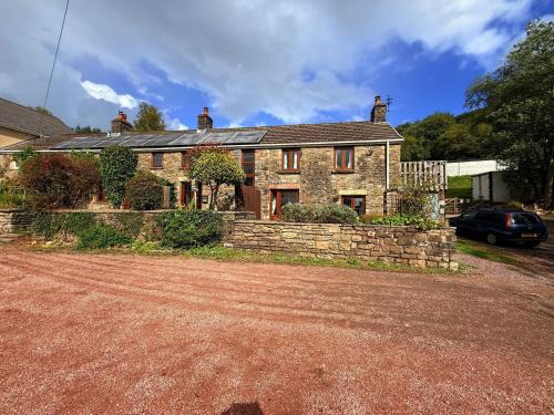 Cwmbach House | Pet-Friendly Tunnel Cottages at Blaen-nant-y-Groes Farm