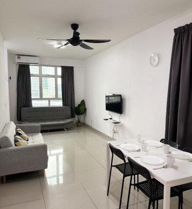 Bayan Lepas Apartment | Convenient Stay Opposite Pisa Stadium with Pool Access