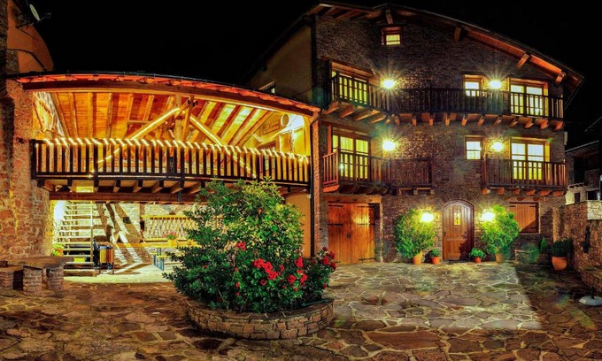 Llagunes Apartment | Explore Turisme Rural Lo Pallé de Cal Bosch - Rated 9.8/10