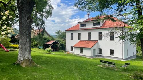 Prachatice Cabin | Cozy Turistická ubytovna Libínské Sedlo - Ideal for Families