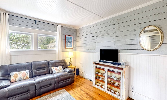 Bandon House | Historic Beachside Retreat with Porch & Ocean Views