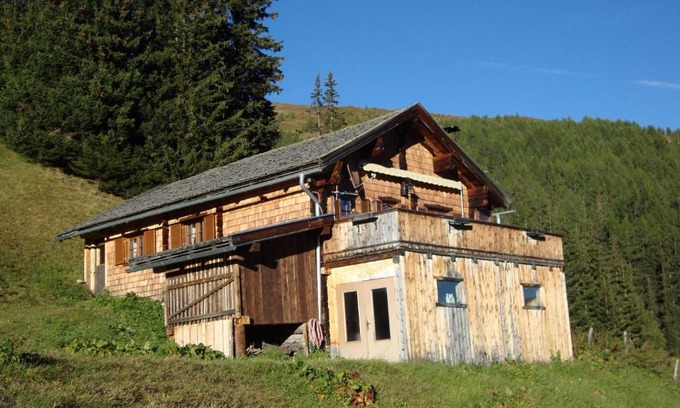 Heiligenblut Ski Chalet | Cozy Turner-Hütte: Pet & Child Friendly with 9.5/10 Rating
