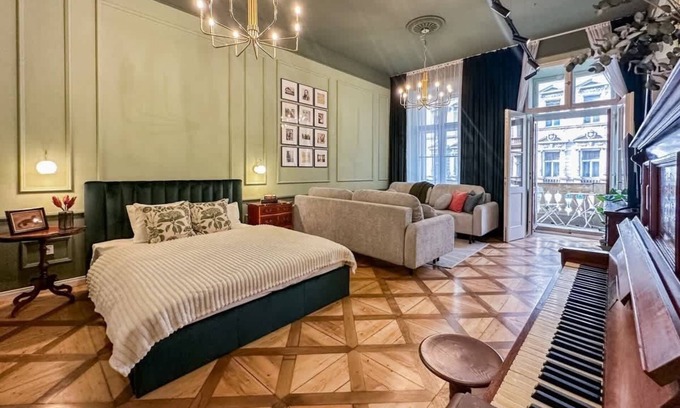 Nove Mesto Apartment | TurnKey | Antonin Dvorak Suite