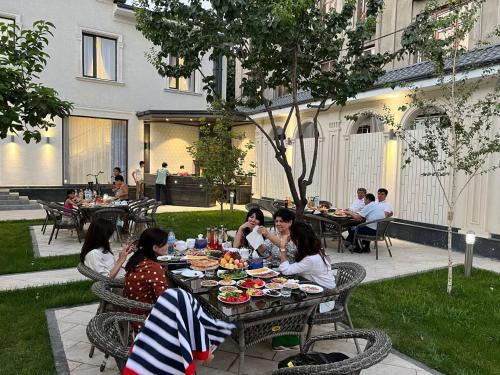 Samarkand Hotel | Experience Comfort at Turon Lux Hotel with Ocean Views