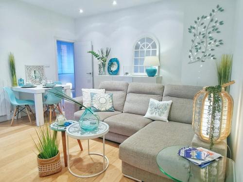 Ametzola Apartment | Turquesa: Child-Friendly Stay with Parking and Wifi