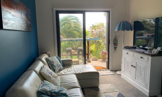 Tootgarook Bed & Breakfast | Relax at Turquoise Waters B & B with Hot Tub Amenities