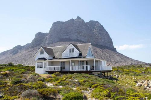 Elgin House | Oceanfront Skilpadvlei Holiday Home: Pet-Friendly Retreat