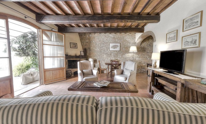 Montespertoli Apartment | Inviting Tuscan Apartment with Pool & Ocean View, Sleeps 5