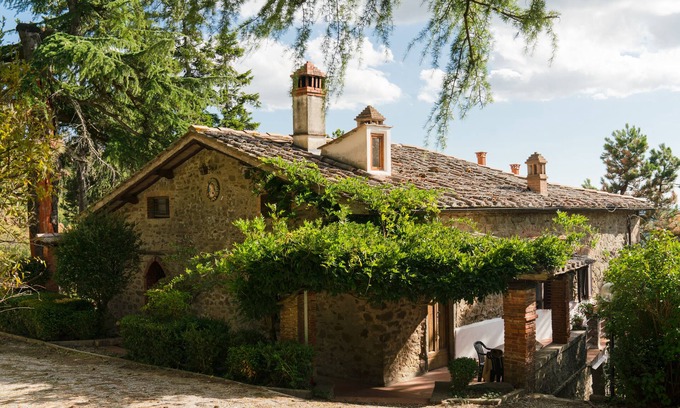 Gaiole in Chianti Apartment | Relaxation Awaits at Tuscan Apt with Private Pool & Ocean View