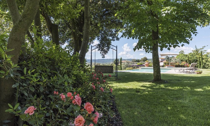 Oliveto House | Exceptional Tuscan Retreat with Private Pool & Pet-Friendly Welcome
