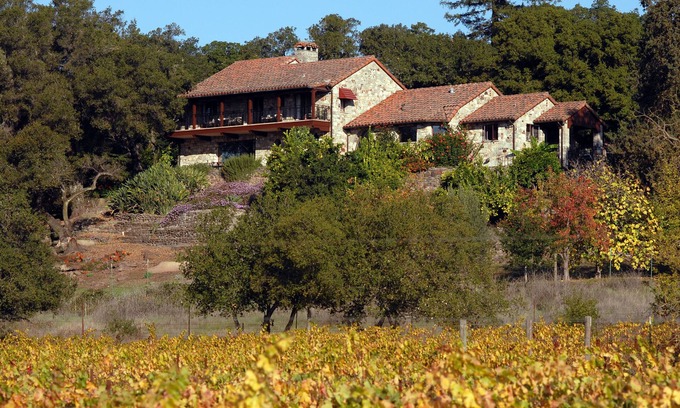 Sonoma House | Historic Getaway Steps from Sonoma Plaza with Pet-Friendly Amenities