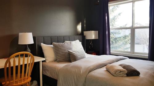 Tuscany House | Welcoming Tuscan Ridge Homestay in Calgary West