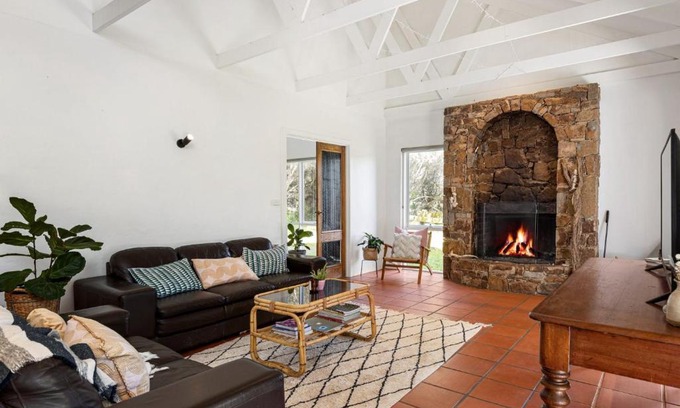St. Andrews Beach House | Pet-Friendly Holiday Homes in Saint Andrews Beach, Australia