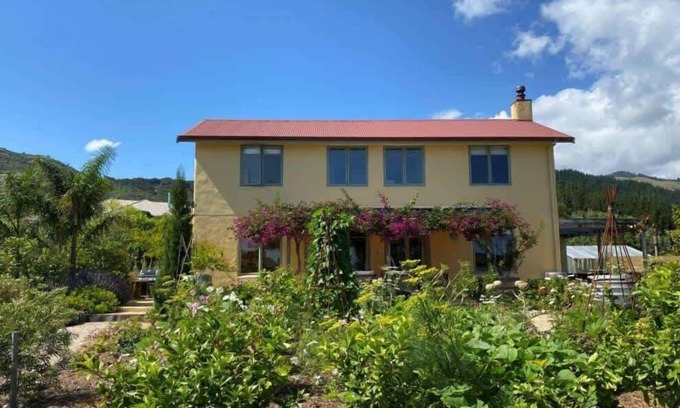 Tata Beach House | Tuscan Villa with Sea Views in Golden Bay