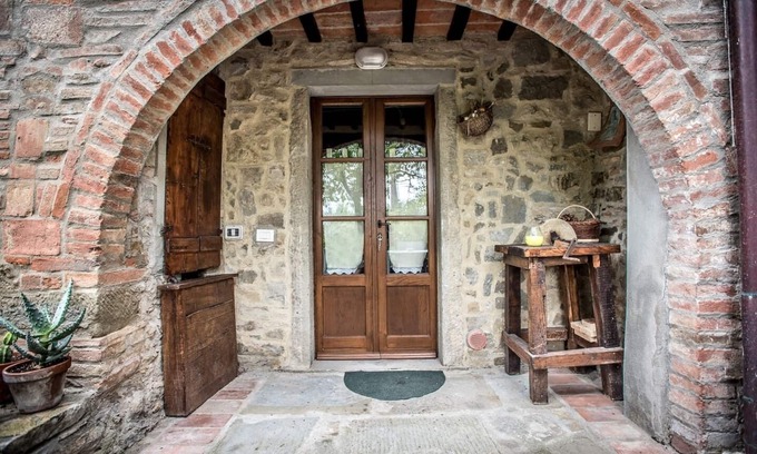 Fratticciola Apartment | Experience Authentic Tuscany with Spa & Breakfast Included