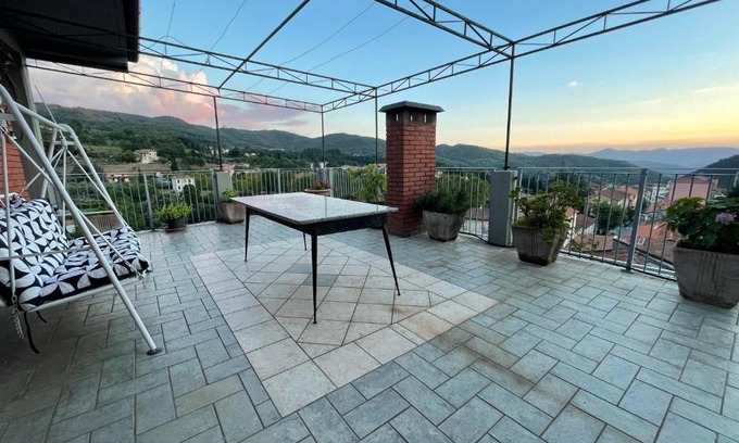 Arlia Apartment | Exceptional Tuscany Hills Penthouse with Hot Tub & Accessibility