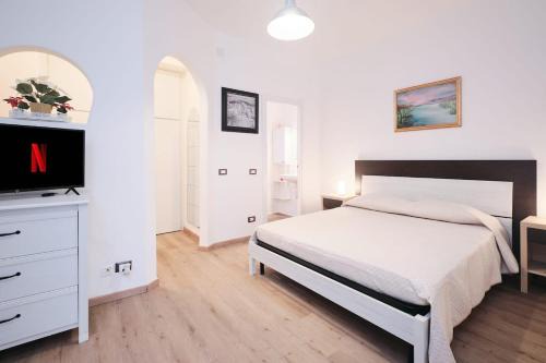 Cinecitta Apartment | Tuscolana White Apartment