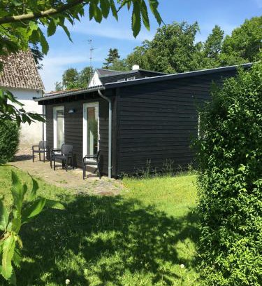 Store Heddinge Bed & Breakfast | Family-Friendly Tusindfrugt B&B with Kitchen Amenities