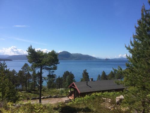 Halsa Municipality Cabin | Discover Tustna Ladestasjon with Ocean Views & Breakfast