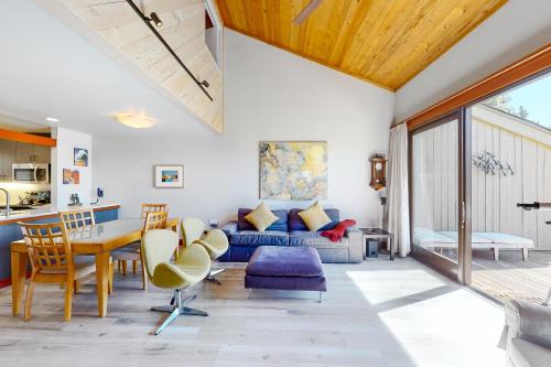 Black Butte Ranch Apartment | Experience Tutu Hale - Unit 4 with Private Pool & Hot Tub