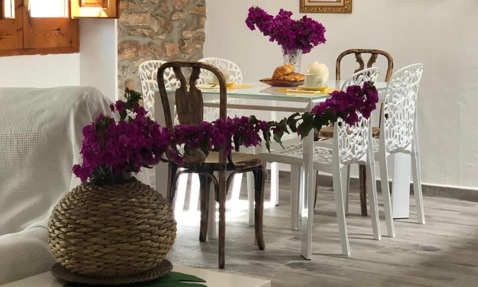 Amposta House | Discover Tutu Llar Ús Turistic: Family-Friendly Retreat