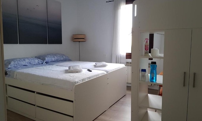 Galdakao House | Cozy TUUL ETXEA: Family-Friendly Stay Near Bilbao