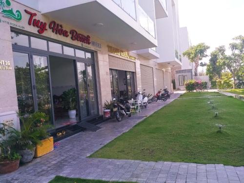 Tuy Hoa Hotel | Tuy Hòa Beach Hotel: Oceanfront Getaway with Pool & Breakfast