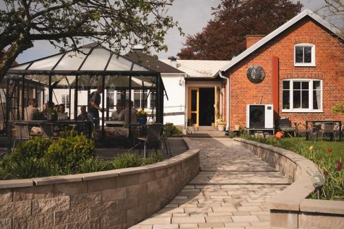 Skurup Bed & Breakfast | Welcoming Två Systrar B&B - Family-Friendly Retreat