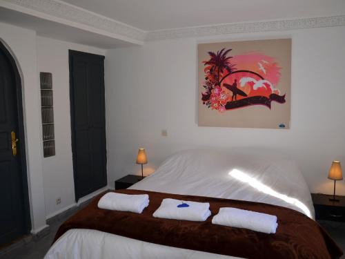 Essaouira House | Cozy Tweets Hotel: Family-Friendly Stay with Kitchen Access
